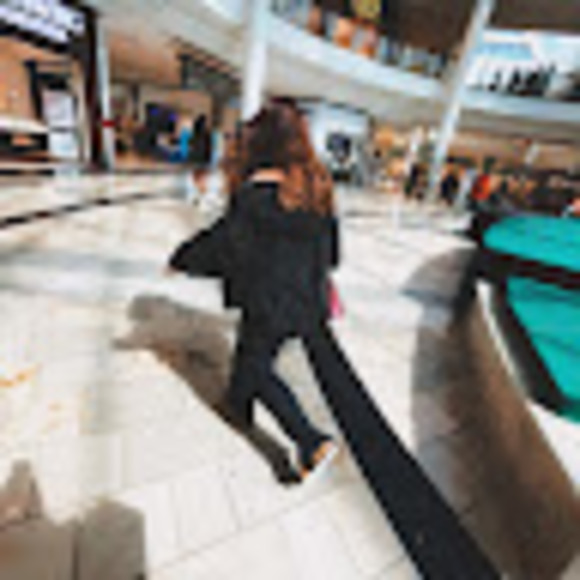 Meet your Posher, Loralei - Picture 1 of 1